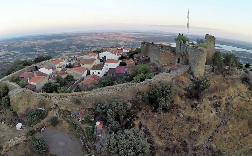 Castillo de Santibáñez el Alto, Spain